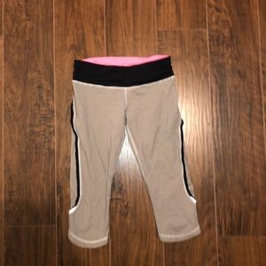 Black and cream striped lulu lemon leggings